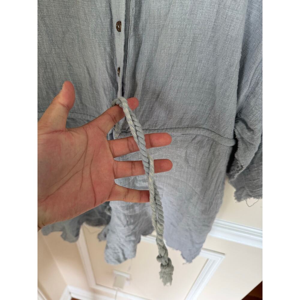 Pink Lily | Blue/Gray Gauzy Cotton Blend Button 1/2 V-Neck Frayed Hem Romper- M - Picture 7 of 11
